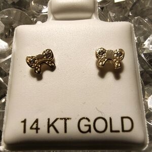 14kt Gold Bow Stud Earrings